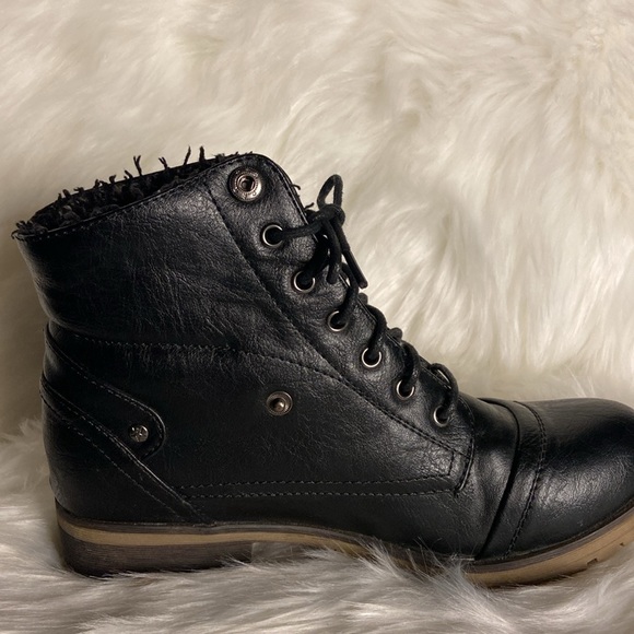 ‎Boots - Picture 6 of 10